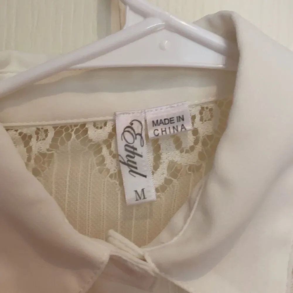 Ethyl Lace button up blouse M - Picture 2 of 3